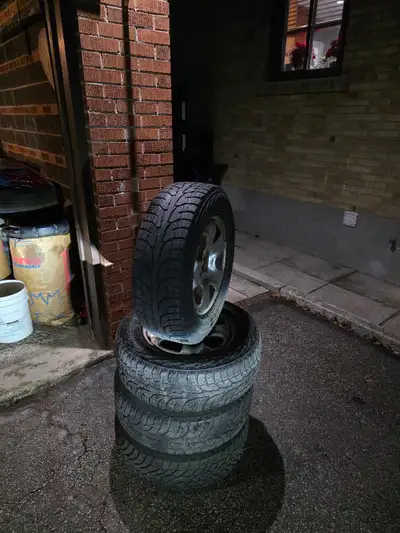 Hello I am selling these snow tires that came off my car I sold. They are original honda steel wheel...