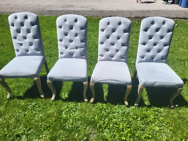4 Dining room chairs upholstered in Chairs & Recliners in Guelph - Image 2