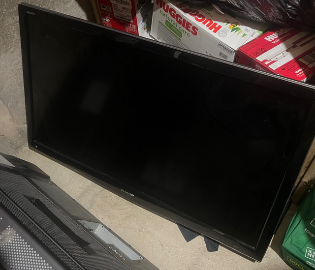 43 inch Sharp TV in TVs in Mississauga / Peel Region