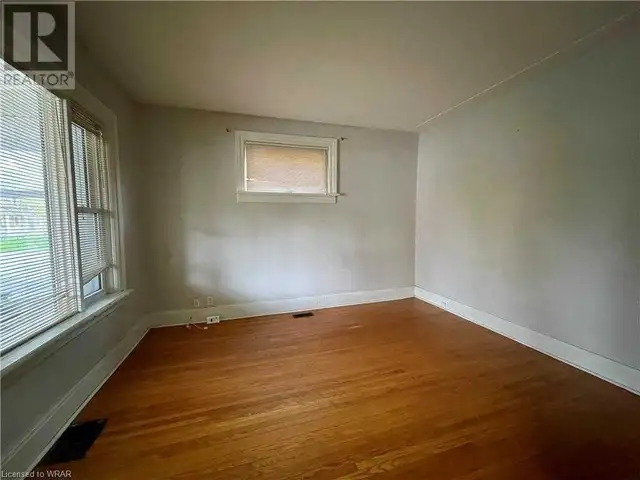 Heritage House for Rent - Downtown Kitchener 5bed+2bath / 4 park in Long Term Rentals in Kitchener / Waterloo - Image 4