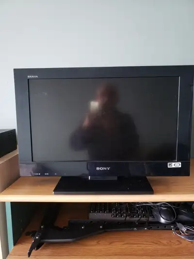 SONY SMALL 22''LED TV WITH REMOTE IN PERFECT COND., View more
