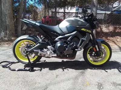 2018 mt09 Mint condition. Full Yoshimura exhaust. Comes with comfort seat and stock seat. Senior dri...