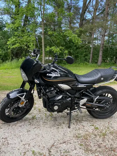 Clean bike with lots of extras Retro Badging Hindle Headers Smoked Wind Deflector Grip Heaters Retro...