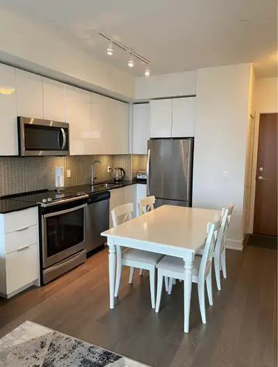 Available: June 1, 2026 – July 20, 2026 Beautiful furnished 1-bedroom apartment with an amazing lake...