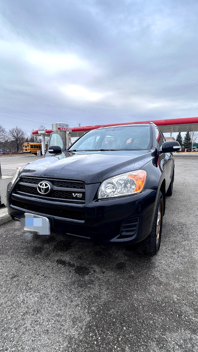 2009 Toyota RAV4 Base, Sport Utility 3.5L V6 4WD in Cars & Trucks in Markham / York Region - Image 2