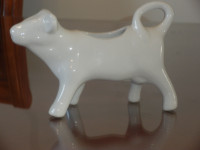 Crémier vintage en porcelaine en forme de vache