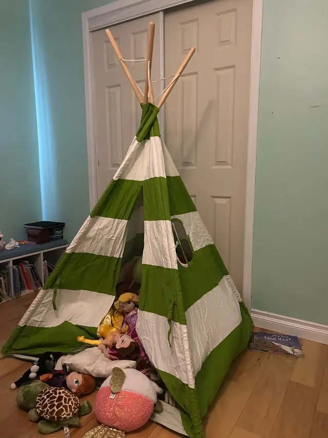 kids play tent in Toys in Windsor Region - Image 3