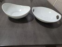 2 porcelain serving bowls