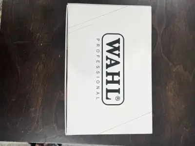 I am selling a Wahl Magic Clip cordless hair clipper. This clipper is in excellent condition and com...