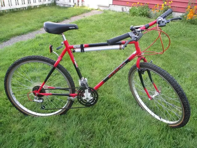SOLD - NISHIKI BARBARIAN ROAD/MOUNTAIN BIKE in Mountain in Burnaby/New Westminster - Image 2