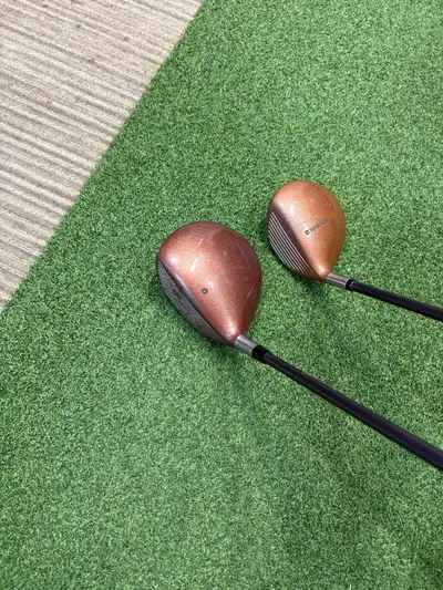 Bubble shaft driver and 3 wood set. Headcovers Right handed