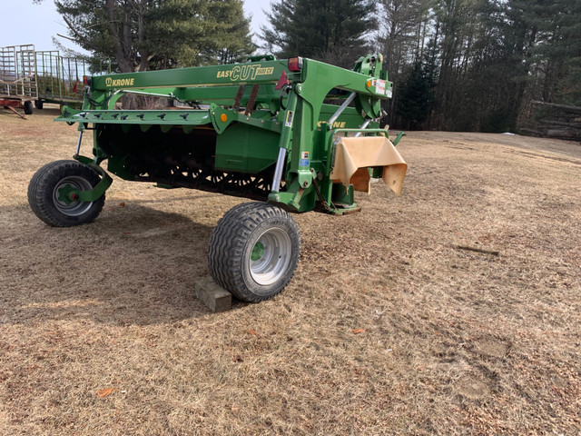 2013 Krone 3600 discbine in Farming Equipment in Ottawa - Image 3