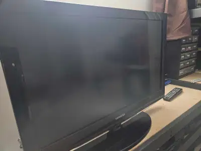 Samsung 32" TV, View more