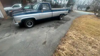 1983 Chevy R w D long box 350 automatic.In great shape .Runs and drives