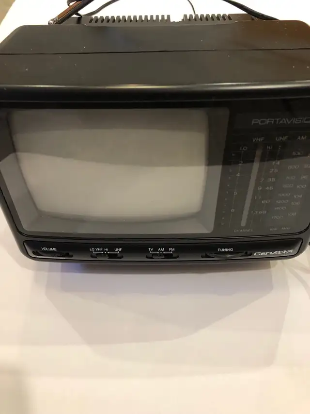 Genexxa Vintage Black & White Portable TV with Am/Fm Radio. in TVs in Saint John - Image 4