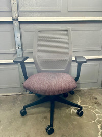 Krug Aqua ergonomic office chair