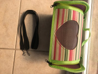 Small pet carrier 