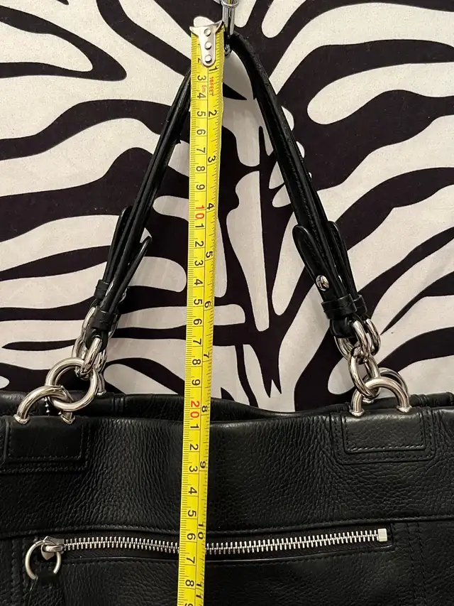 Vintage Coach Black Genuine Leather Penelope Bag in Women's - Bags & Wallets in City of Toronto - Image 6