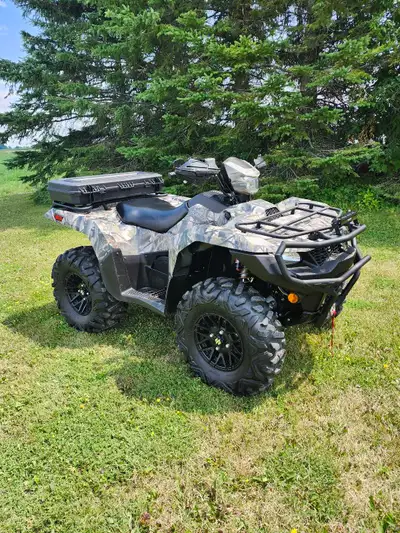 I'm selling my 2020 Suzuki King Quad 750AXi, a robust ATV with 2510 kilometers on the clock, ready f...