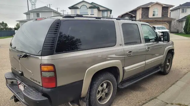 2002 suburban 566535291677583362