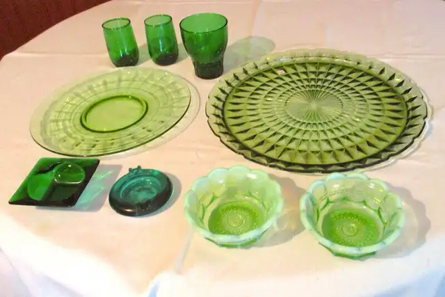 ROYAL ALBERT CHINA - AVALON in Arts & Collectibles in Moncton - Image 11