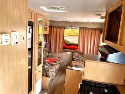 2005 Starcraft hybrid trailer in good condition. Lightweight and easy to tow, but expands into a muc...