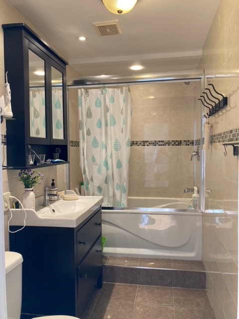 A privat room for rent, close to metro Lasalle — photo 3