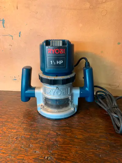 Ryobi R160 Router 1-1/2 HP 25000 RPM 8 Amp Works Great. Comes complete with brand new (never used) 8...