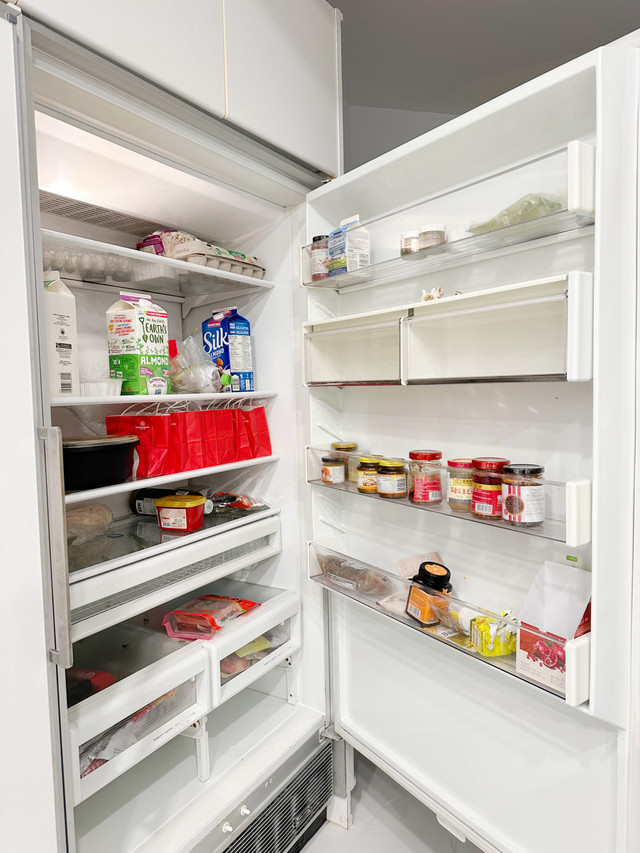 Sub Zero STAINLESS STEEL BUILT-IN ALL REFRIGERATOR 501R in Refrigerators in City of Toronto - Image 2