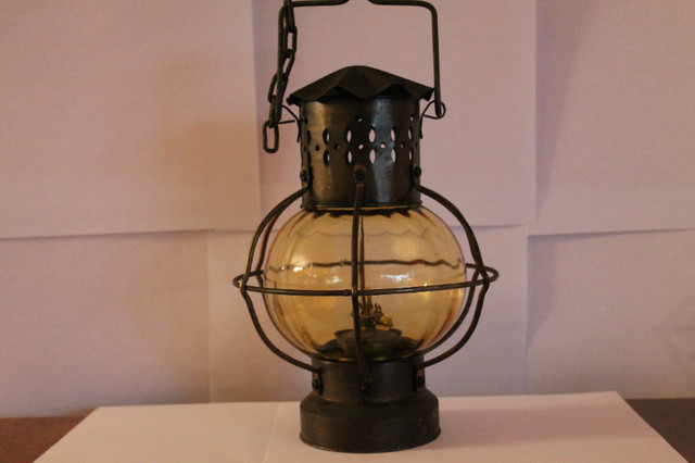 ANTIQUE BOAT   MARITIME NAUTICAL OIL LAMP WITH PERFECT GLASS in Arts & Collectibles in Hamilton