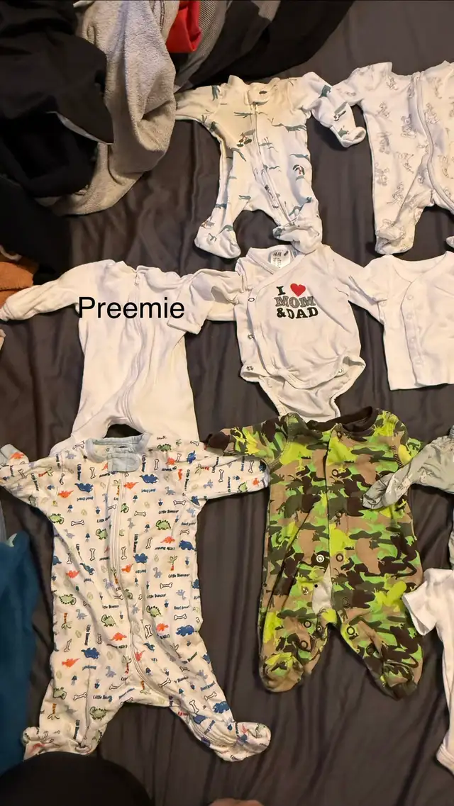 Baby Clothes and Diapers in Bathing & Changing in Ottawa - Image 2