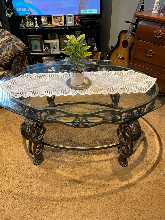 REDUCE Beautiful cast iron coffee table  in Coffee Tables in Bedford