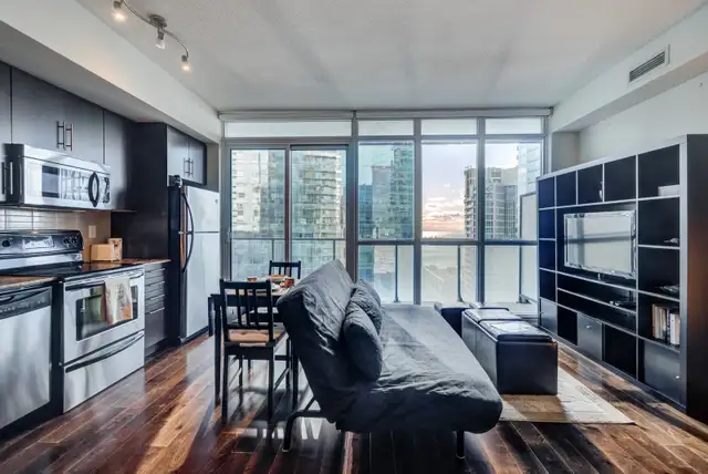 Live Large! Amazing Maple Leaf Square Condo –1 Bedroom FURNISHED