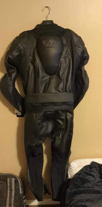 ALPINESTAR TWO PIECE LEATHER MOTORBIKE RIDING SUIT