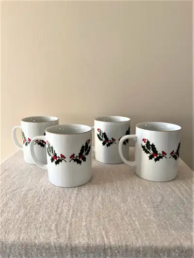 CHRISTMAS MUGS IN ORIGINAL BOX VINTAGE, View more