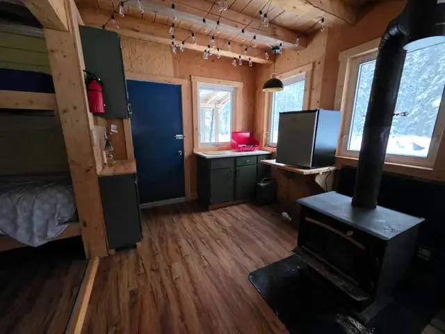 ️✨ YUKON CABIN FOR RENT ✨️ in Long Term Rentals in Whitehorse - Image 5