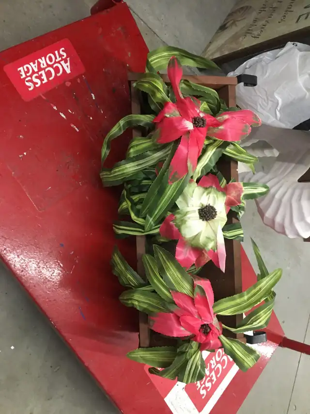 SOLID WOOD FLOWER BOX | Outdoor Décor | Mississauga / Peel Region ...
