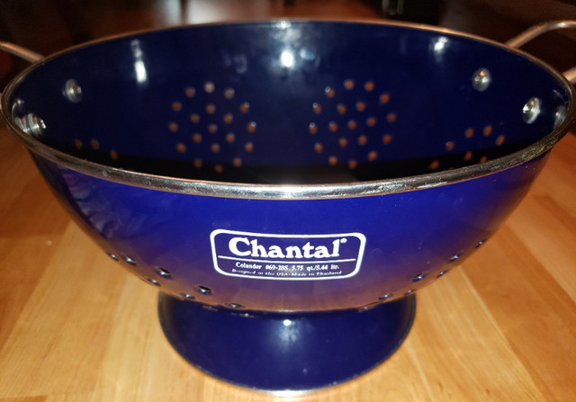 Chantal Enamel-On-Steel Colander in Kitchen & Dining Wares in Mississauga / Peel Region