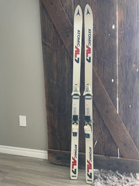 Skis and bindings