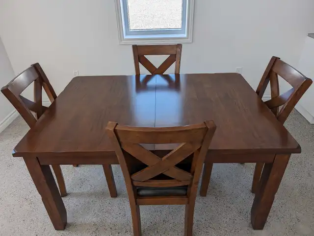 Table de cuisine en bois in Dining Tables & Sets in Shawinigan - Image 2