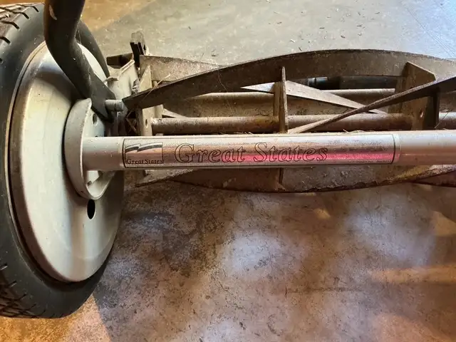 Reel Mower in Outdoor Tools & Storage in Owen Sound - Image 4