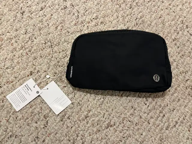 Lulu Lemon Black Everywhere Belt Bag 1L BRAND NEW