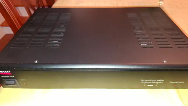 ADCOM GFA-535 II Power amplifier in Stereo Systems & Home Theatre in Mississauga / Peel Region - Image 4