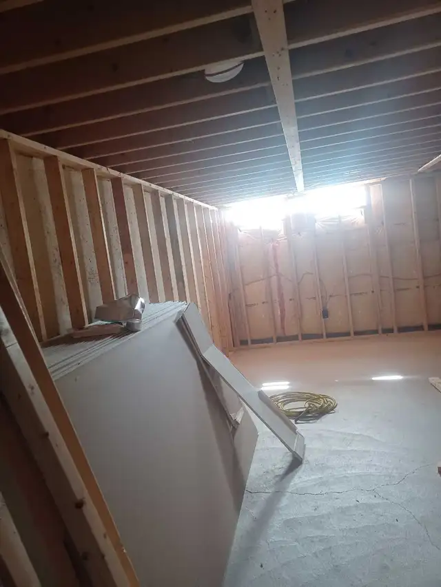 framer looking for work64840289257219120