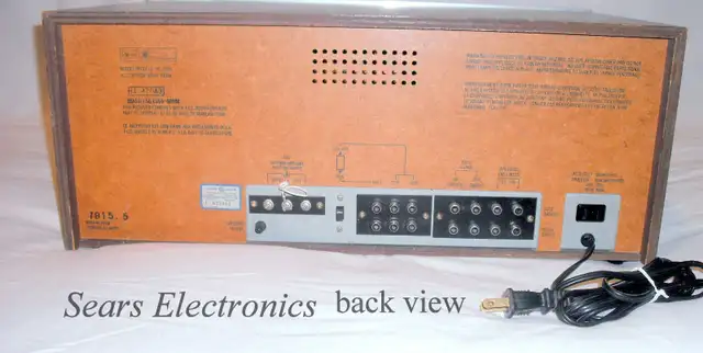 Vintage Stereo System turntable AM/FM/Cassette/8 track/speakers in Stereo Systems & Home Theatre in City of Toronto - Image 5