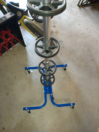 New Mobile Tire Stand 