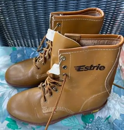Men’s Older Estrie Leather Work Boots Size 8, Oil & Acid Resista, View more