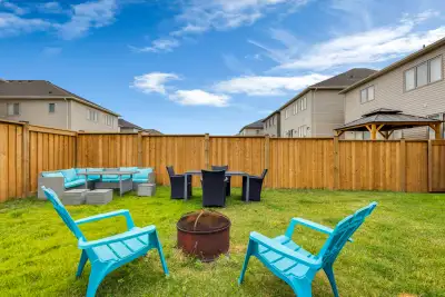 4 bed, 4 bath Discover a stunning 4-bedroom, 4-bath home in Fergus' sought-after community. With 2,4...