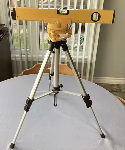 Laser Level on Tripod/ Niveau laser, View more