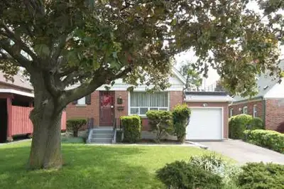 3 Bed Room Full Basement Unit, House At Scarborough, Rent $1600 Plus $200 For Utilities (Gas, Water,...